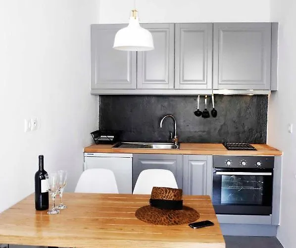 米科诺斯阁楼酒店 *